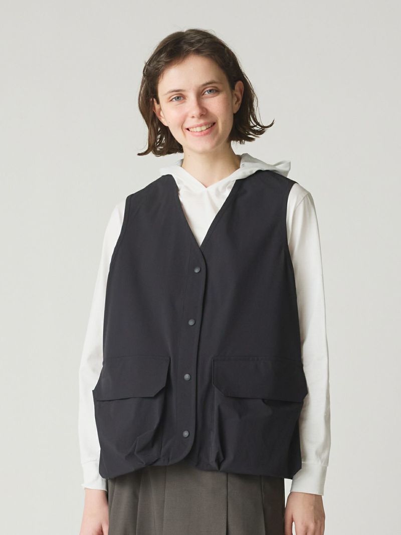 camp vest / black