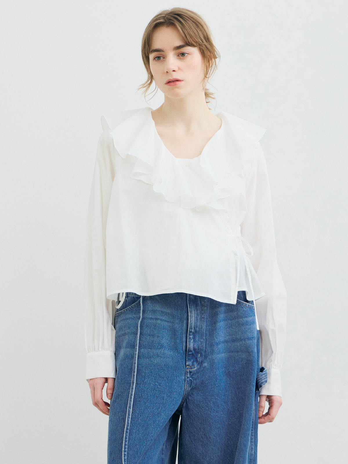 ruffle frill cache-coeur blouse / off white