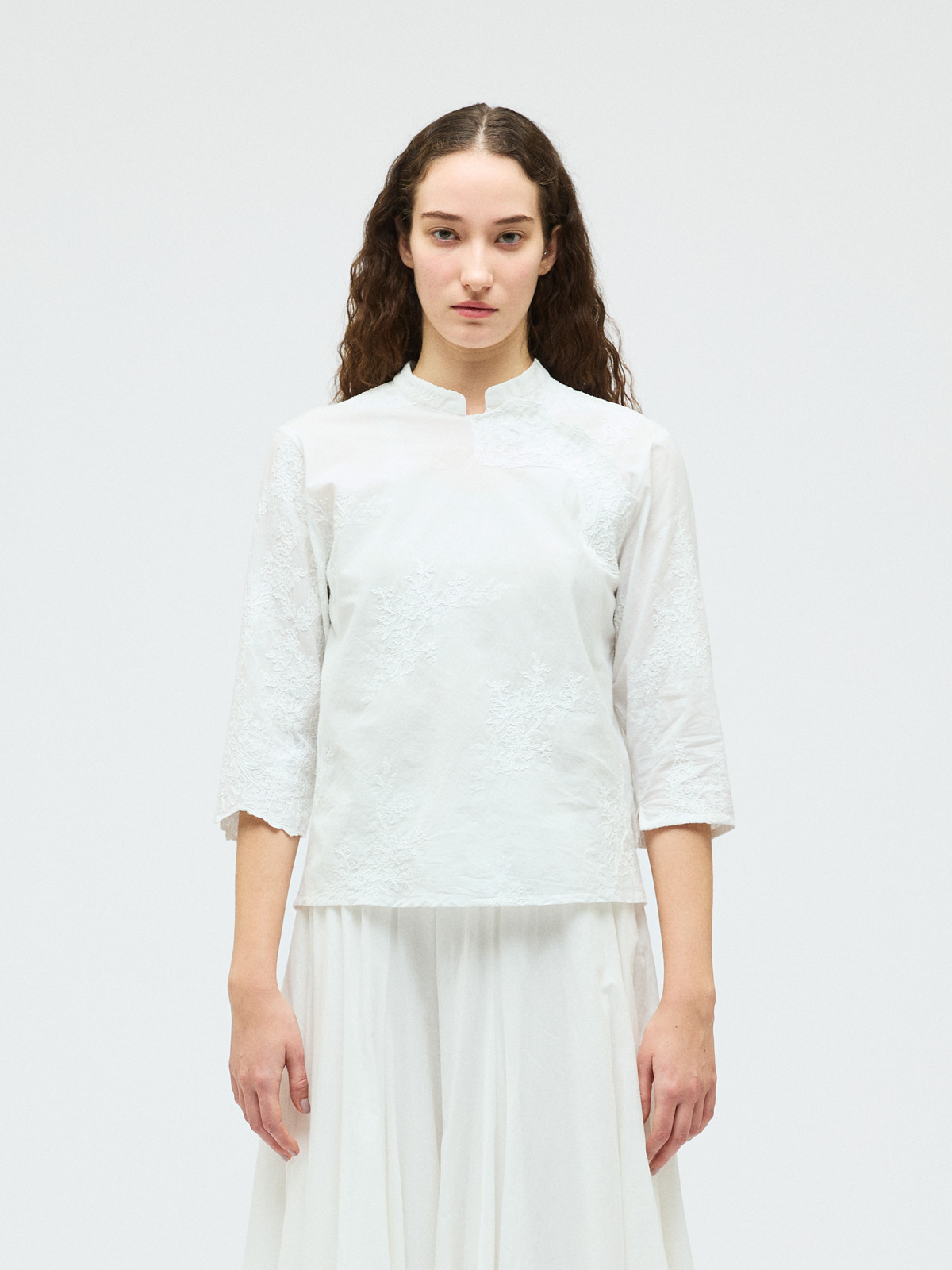 lace chinoiserie shirt   / off white