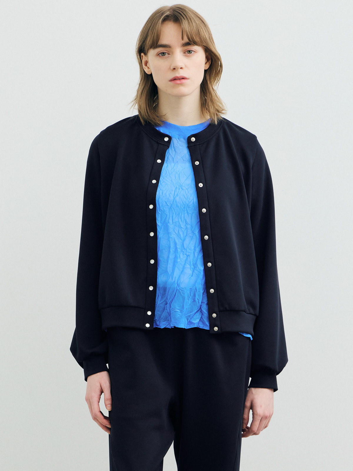 crew neck cardigan / black