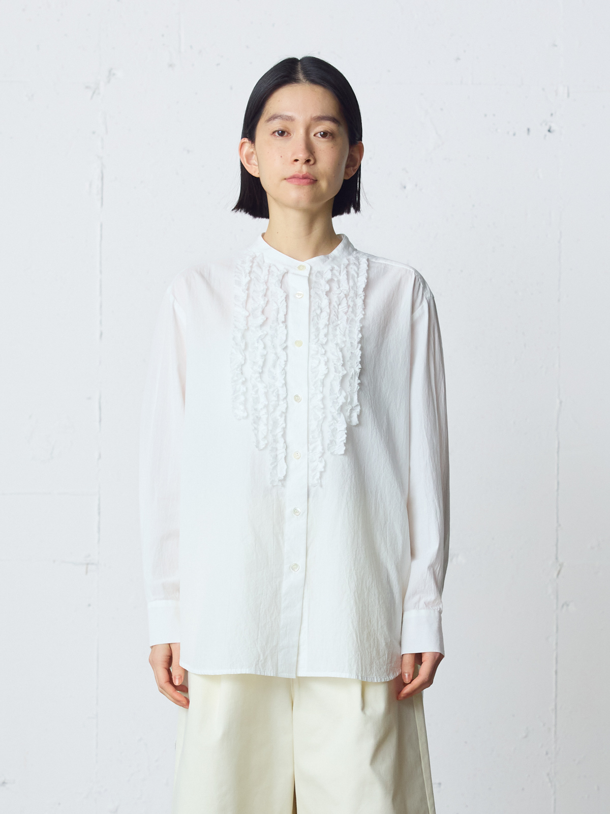 front frill shirt / off white