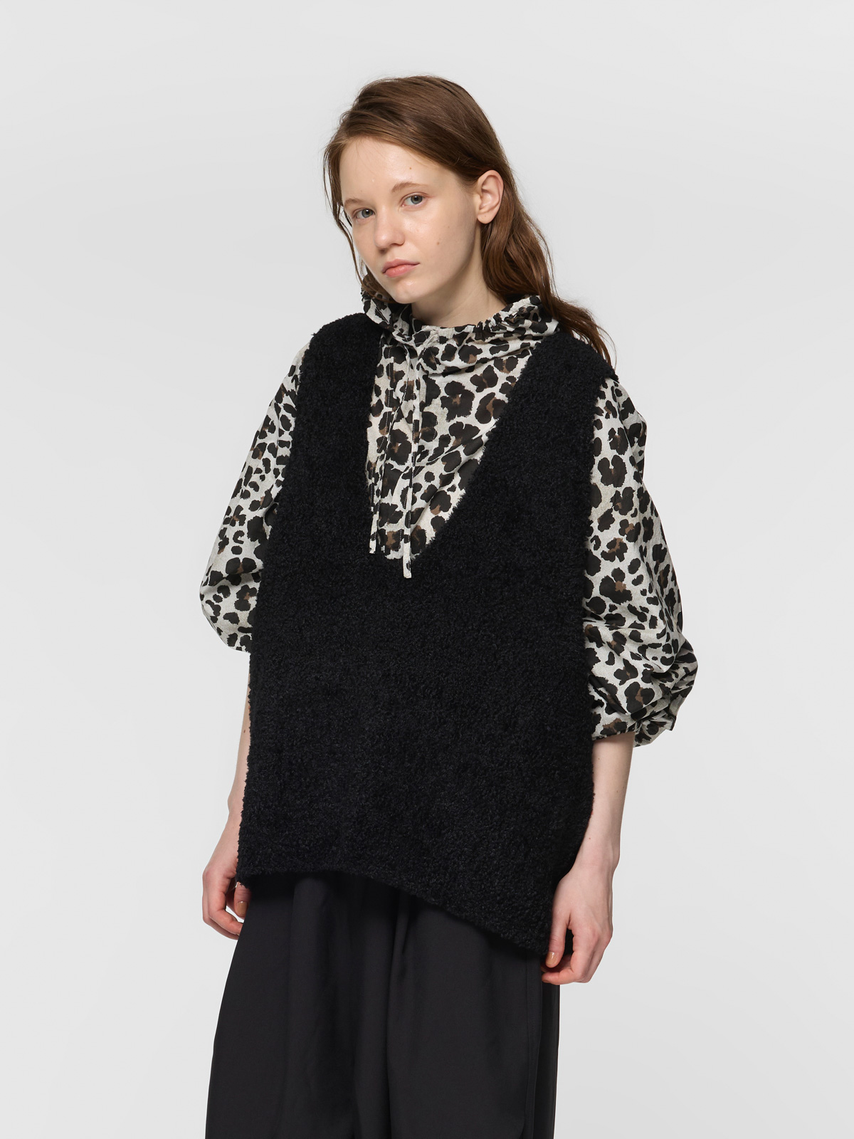 hairy yarn V neck P/O / black