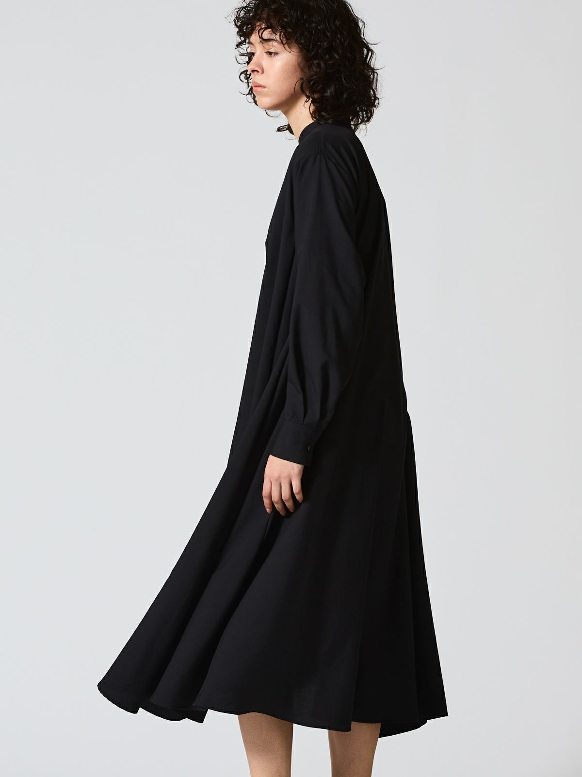 mizuiro ind T/Rスタンドカラーフレアワンピース｜ MARcourt ONLINE  