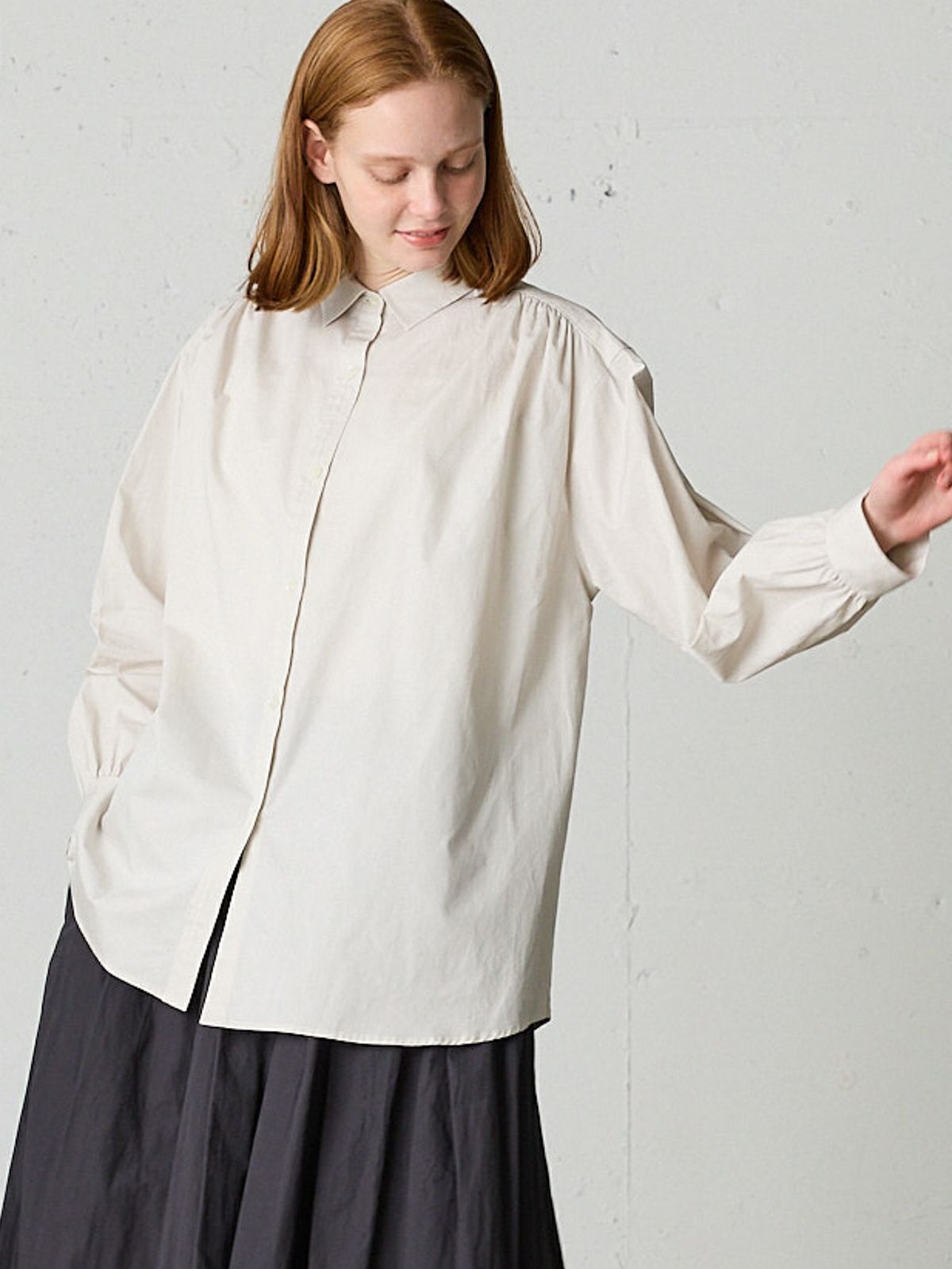 gathered shoulder wide shirt