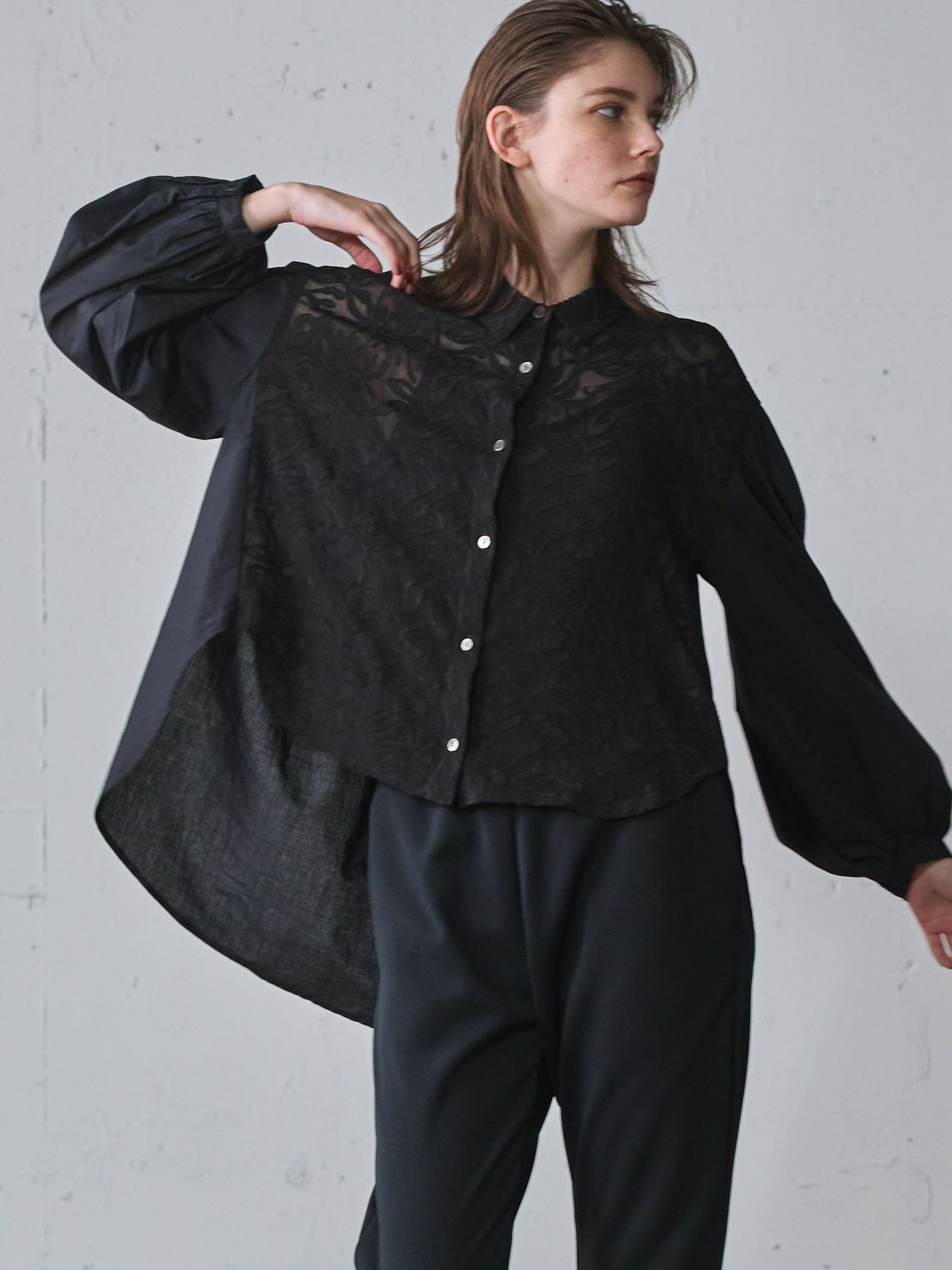 lace switching back gather shirt