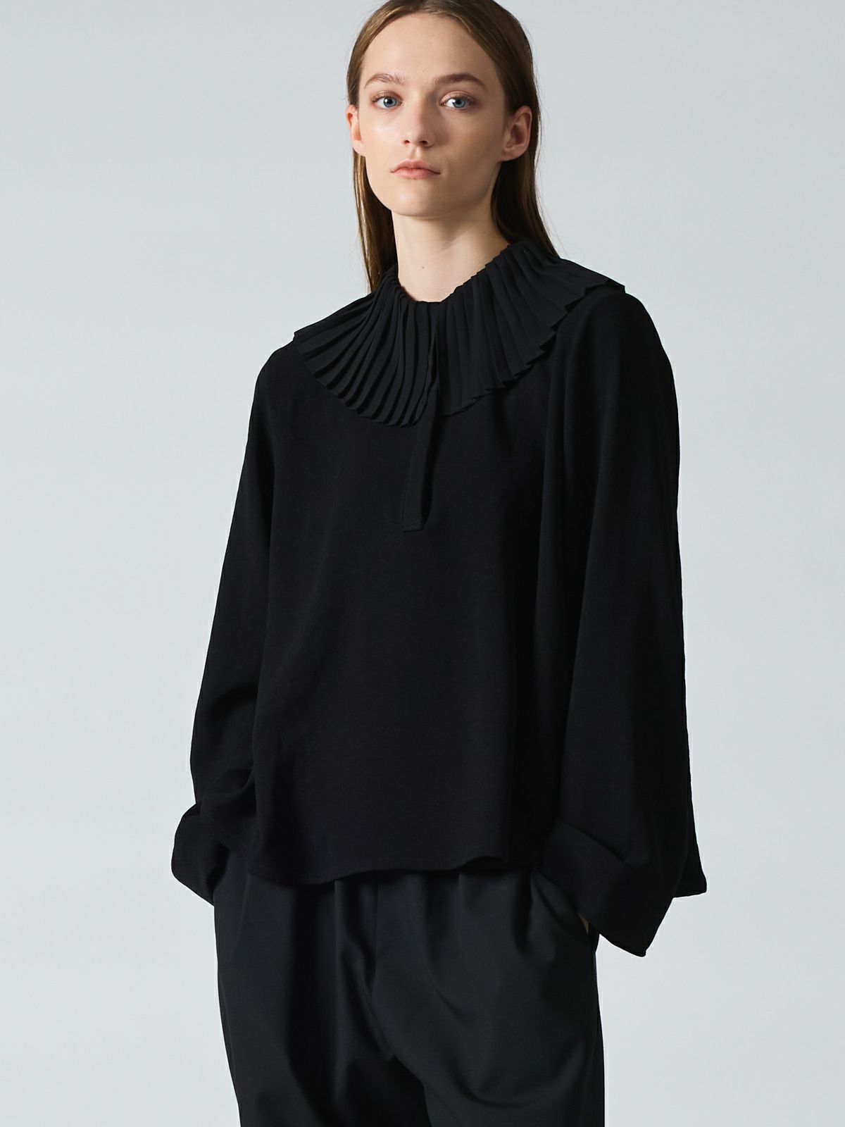 pleats collar shirt P/O