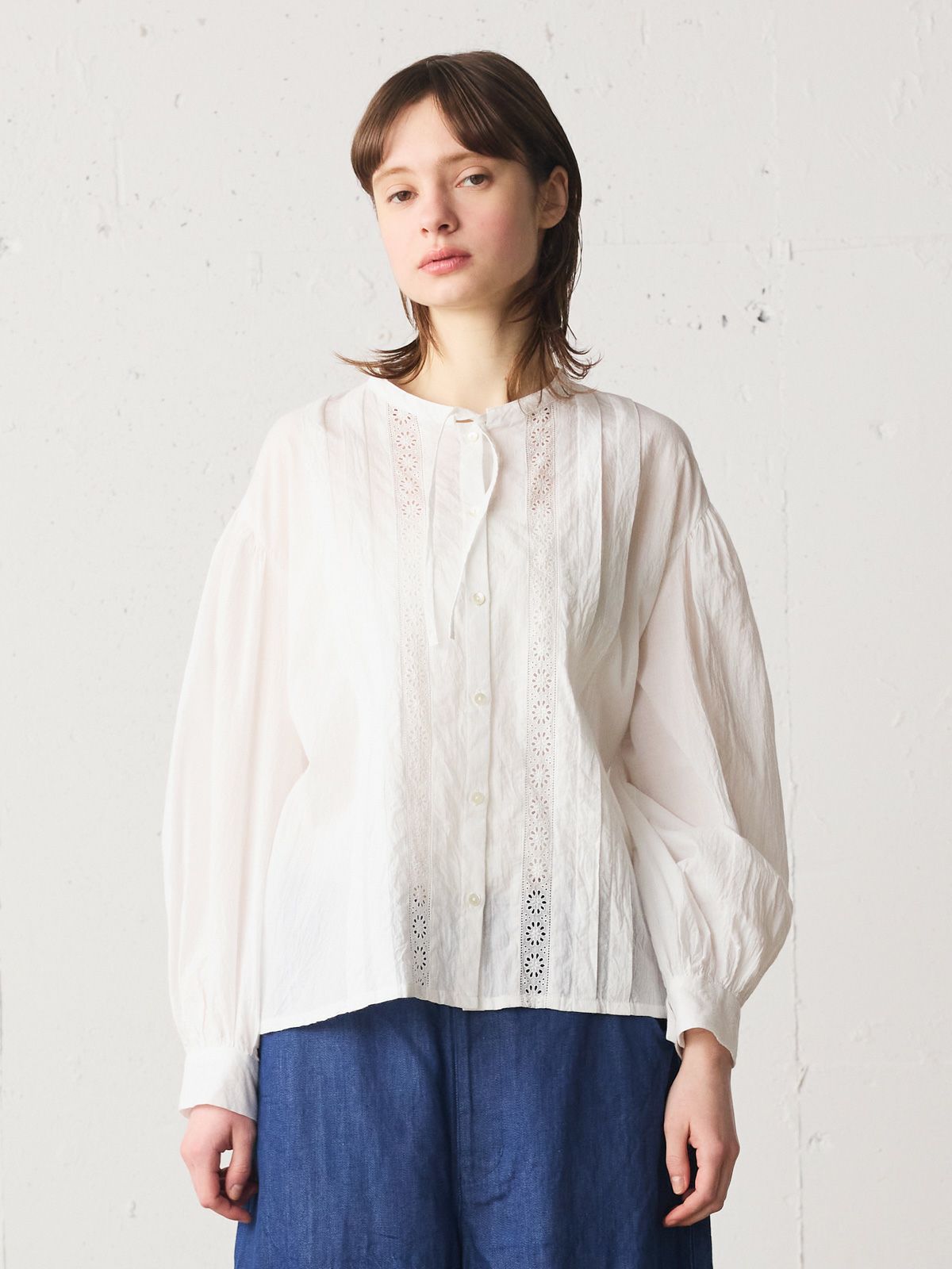 lace switching shirt with ribbon