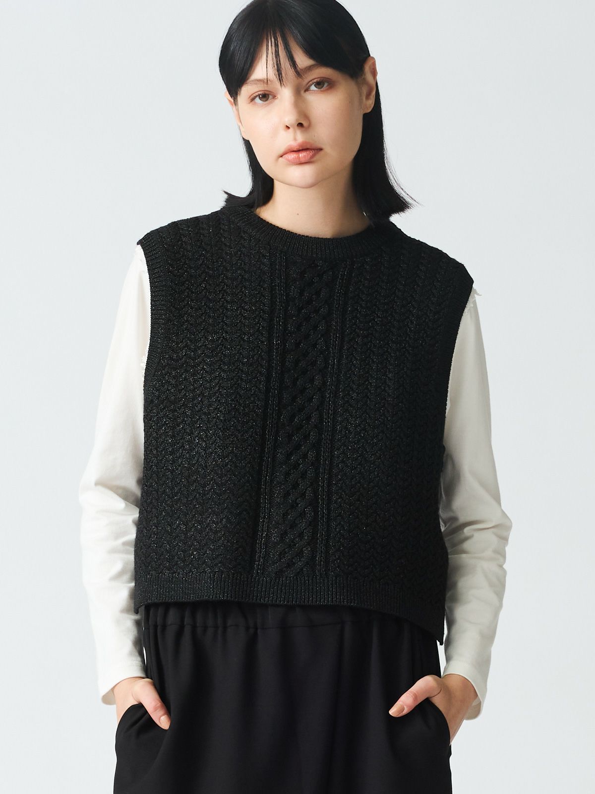 metallic yarn cable vest