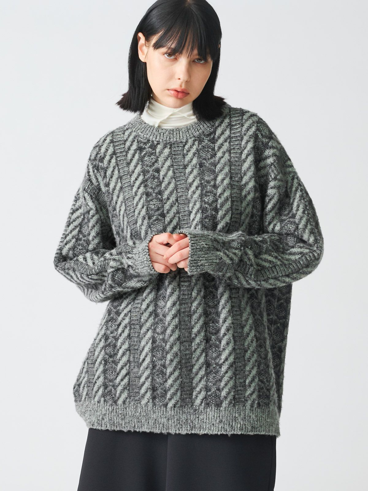 plating stitch knit  crew neck P/O