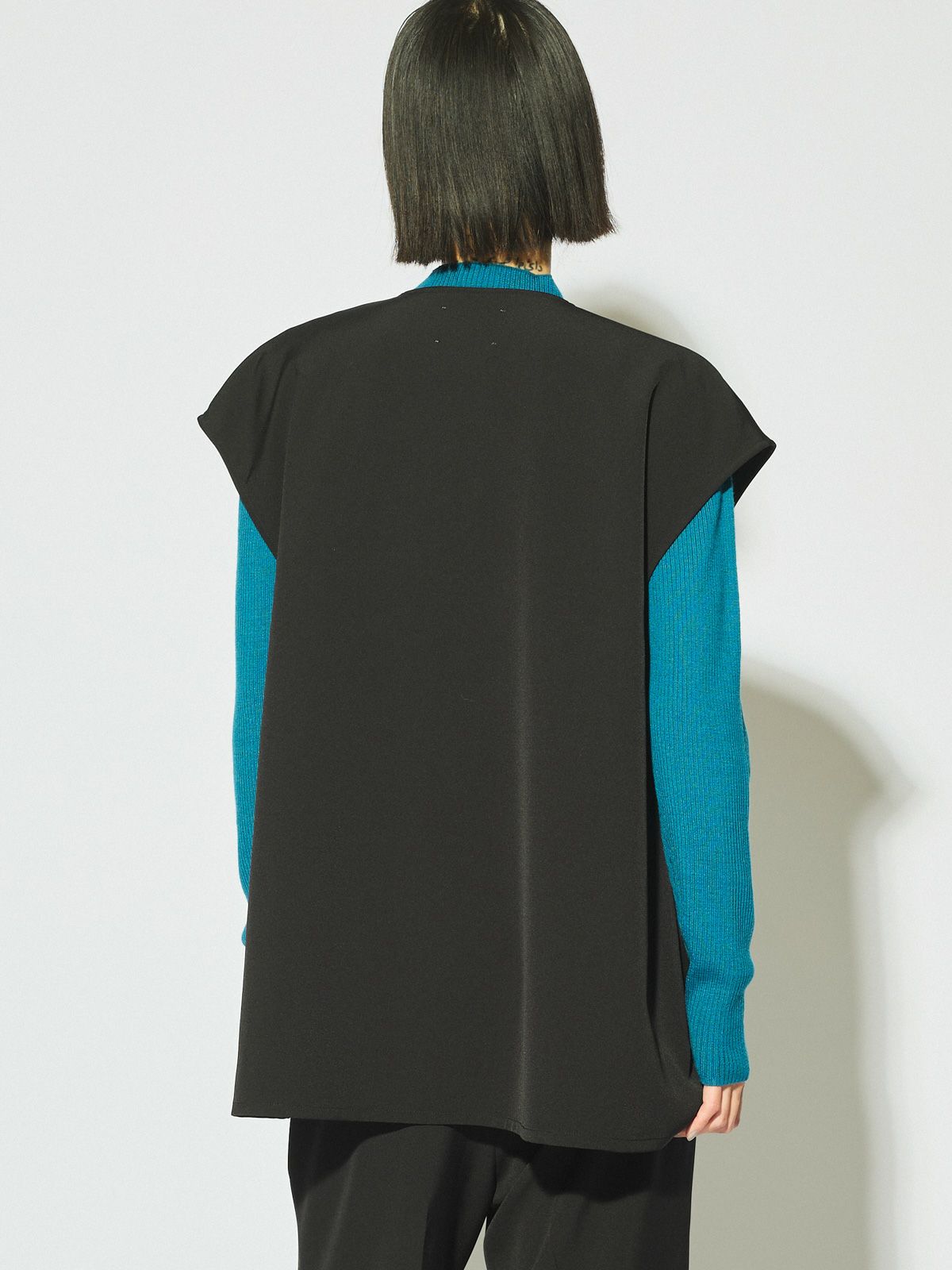 MIDIUMISOLID for Ladies Vネックノースリーブプルオーバー｜ MARcourt 