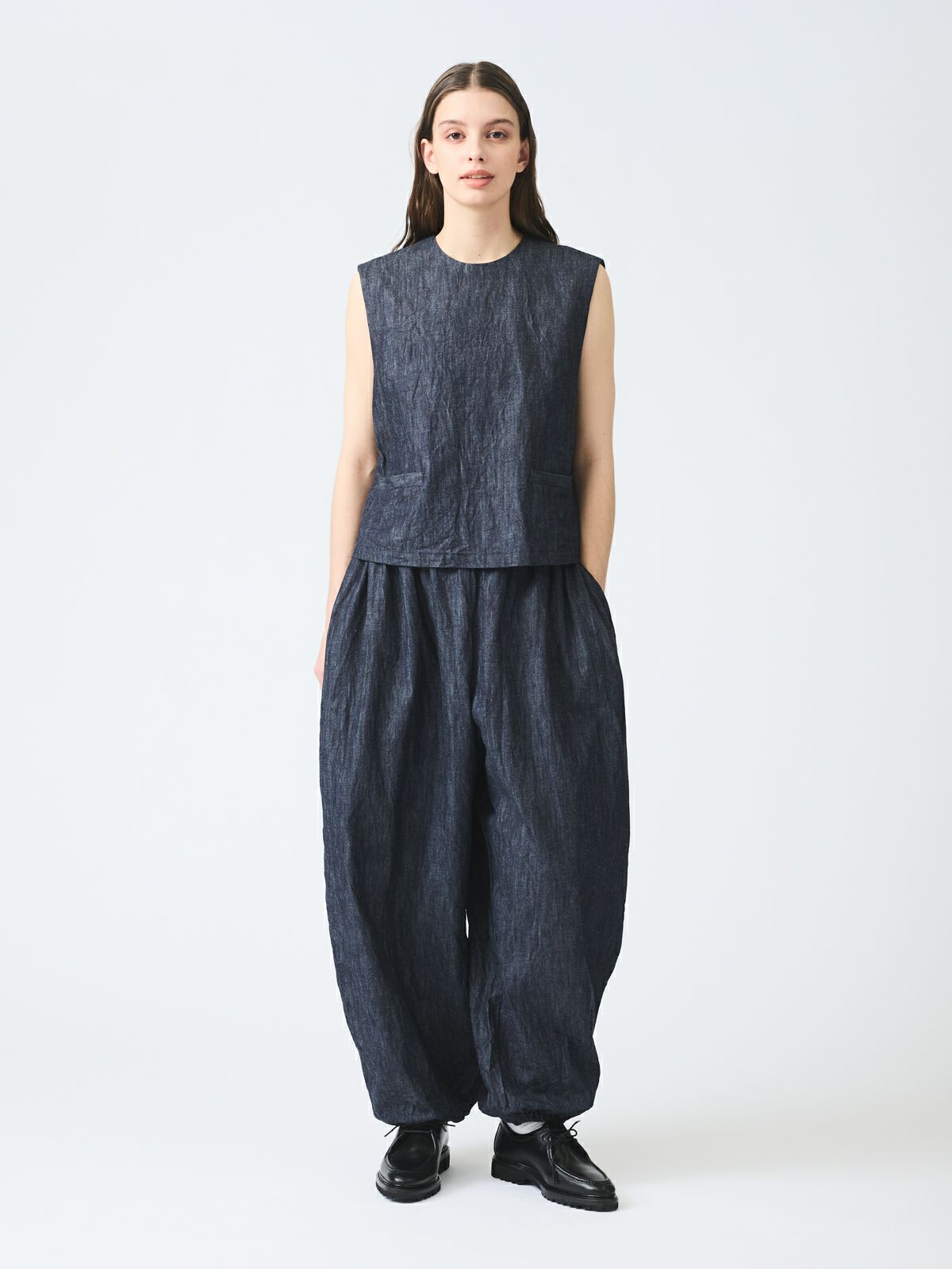 mizuiro ind デニムドローストリングボリュームパンツ｜ MARcourt 