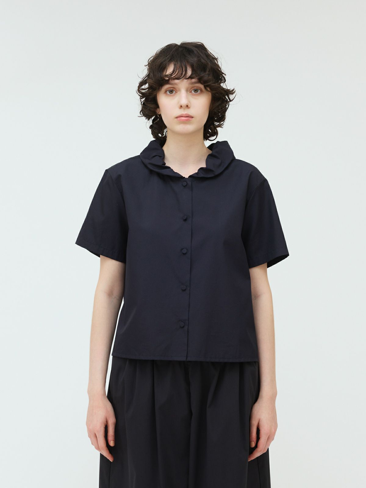 gathered collar half slv shirt