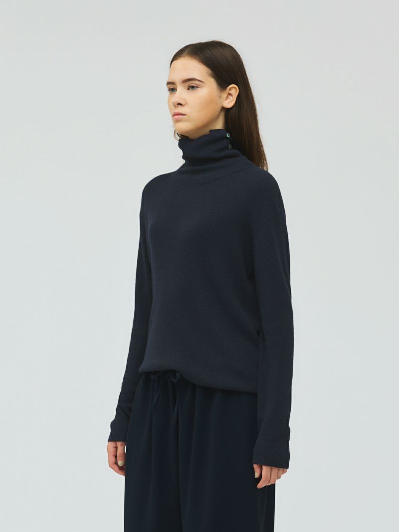 mizuiro ind ボタン付きリブハイネックプルオーバー｜ MARcourt ONLINE