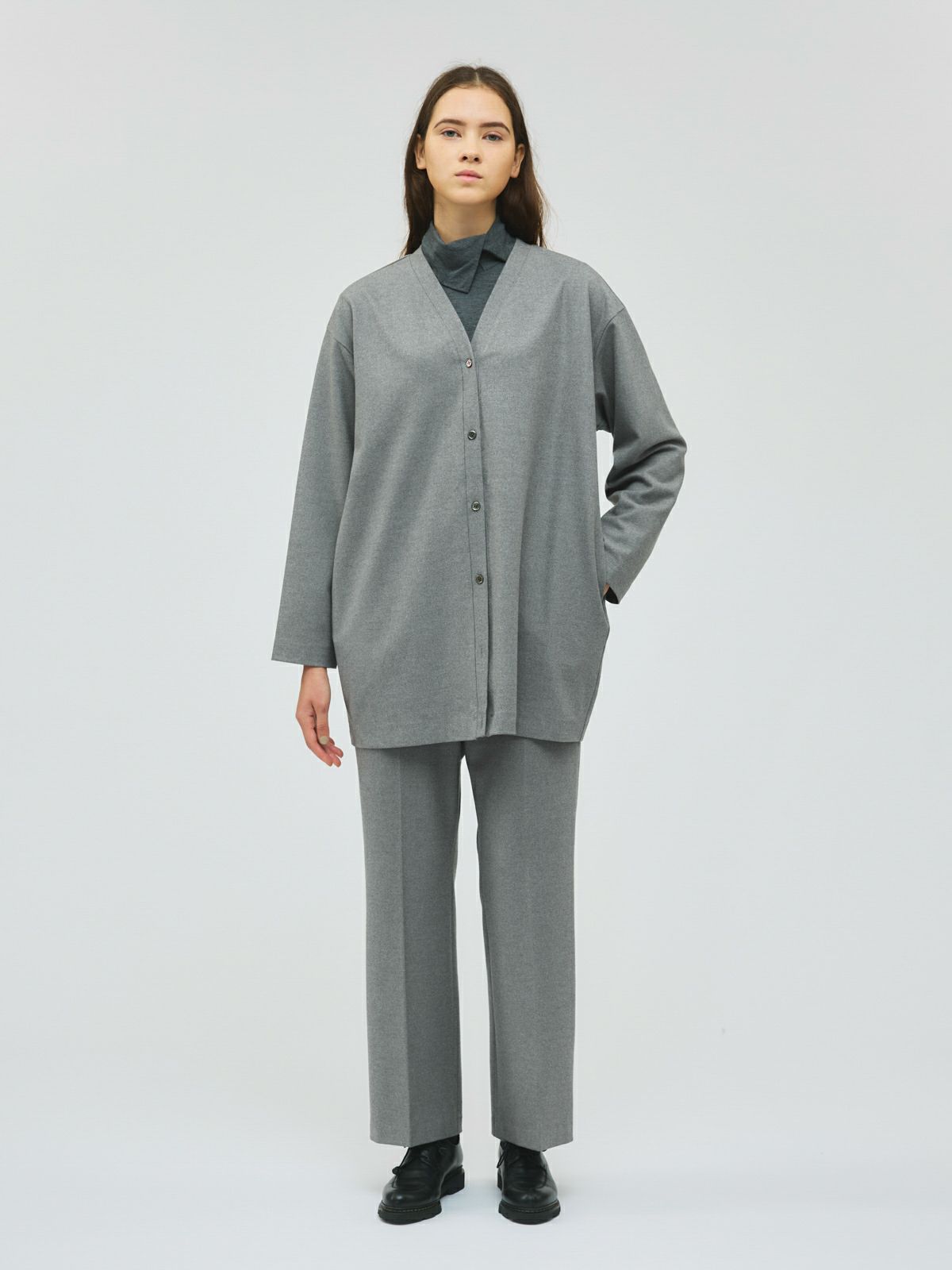 mizuiro ind Vネックカーディガン｜ MARcourt ONLINE STORE