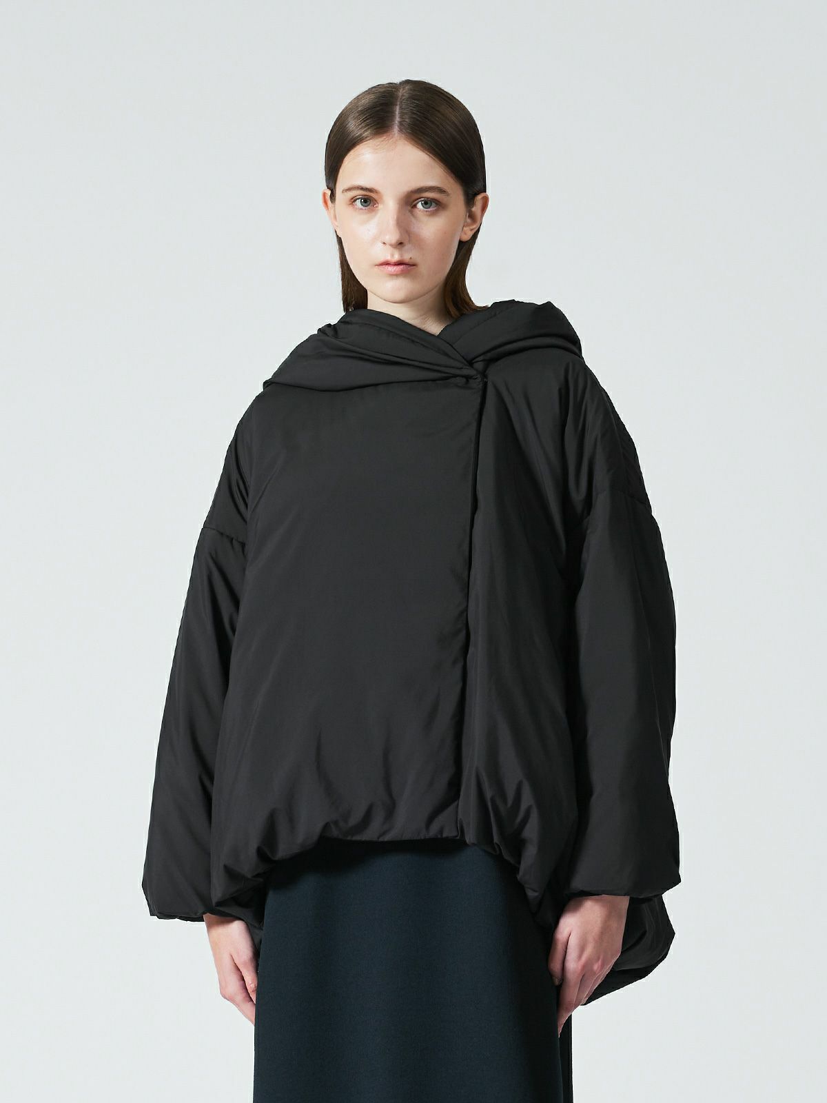 mizuiroind フード付きショートダウンジャケット　ブラック mizuiro ind フード付きショートダウンジャケット｜ MARcourt ONLINE