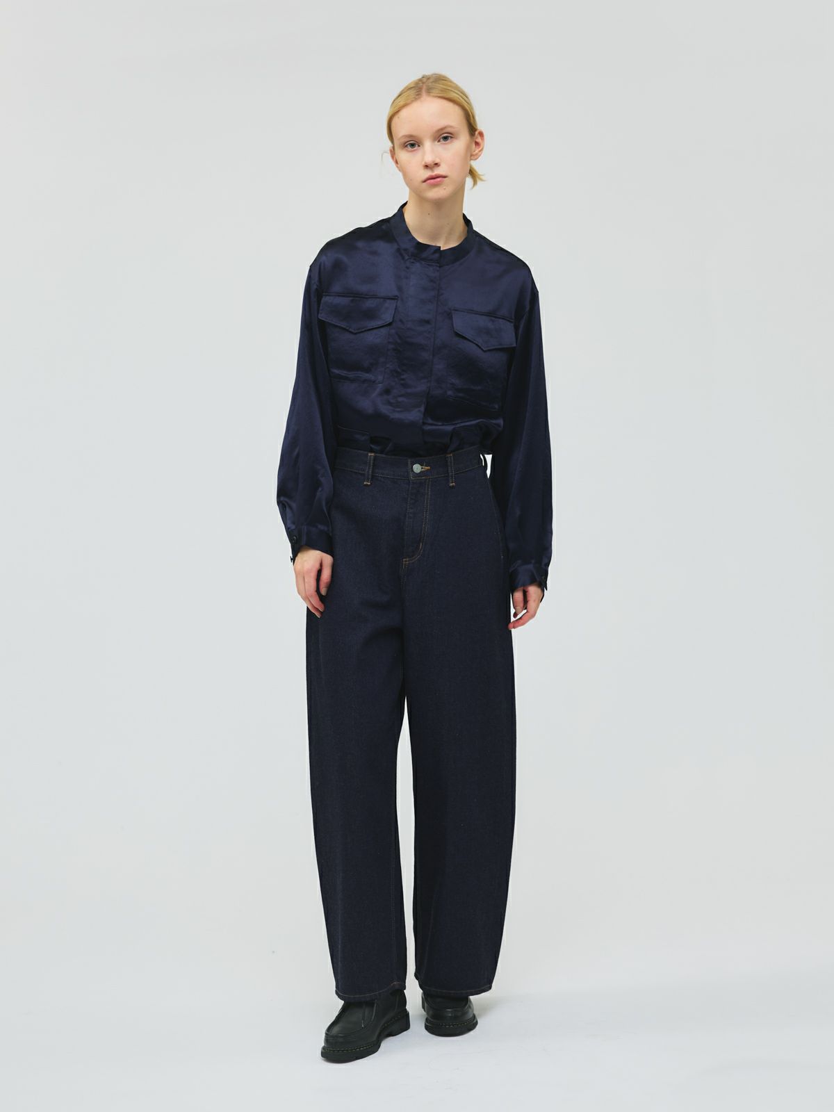 サテンワークシャツ 後ろ