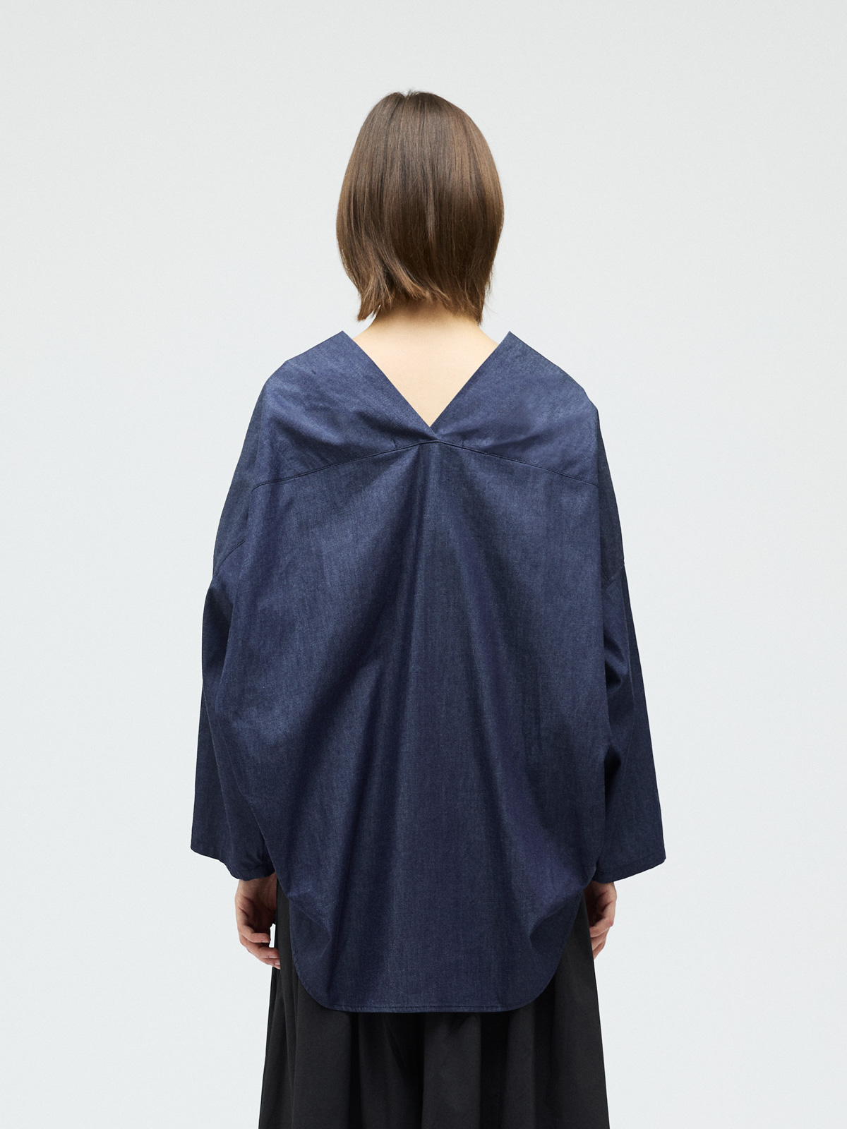 mizページ mizuiro ind Vネックデニムシャツ｜ MARcourt ONLINE STORE