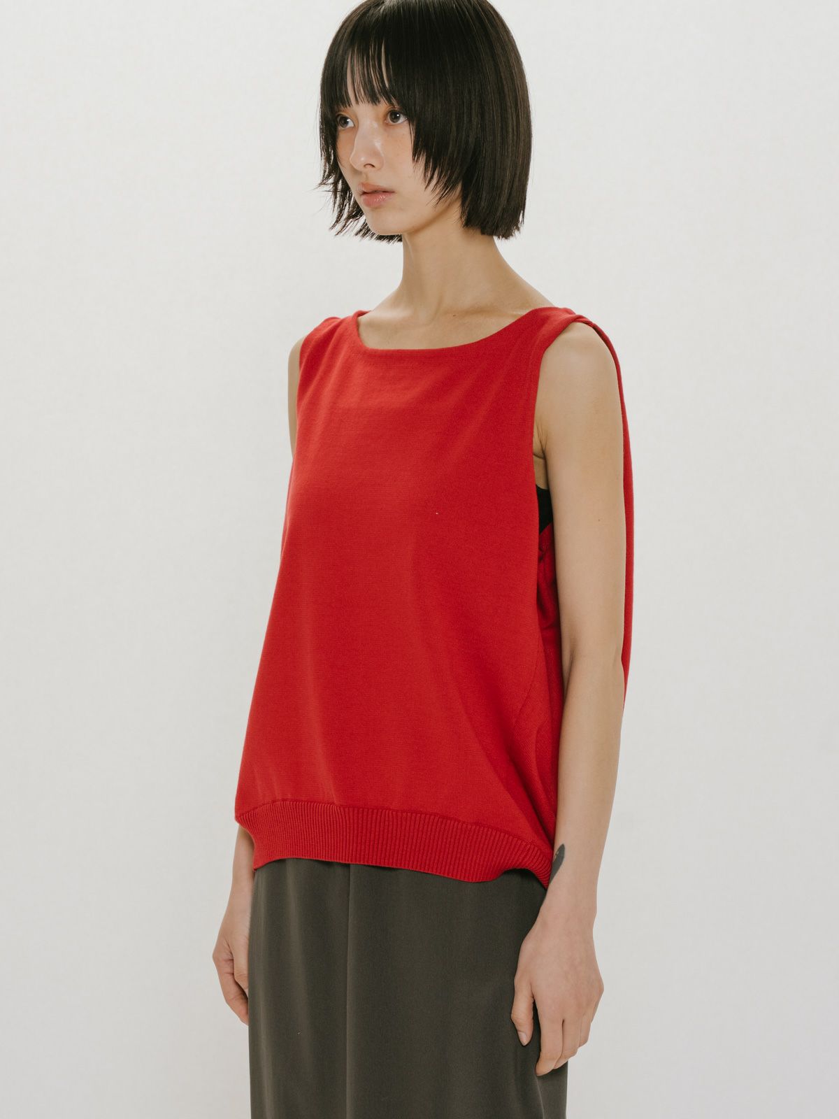 MIDIUMISOLID for Ladies タックノースリーブワイドベスト｜ MARcourt