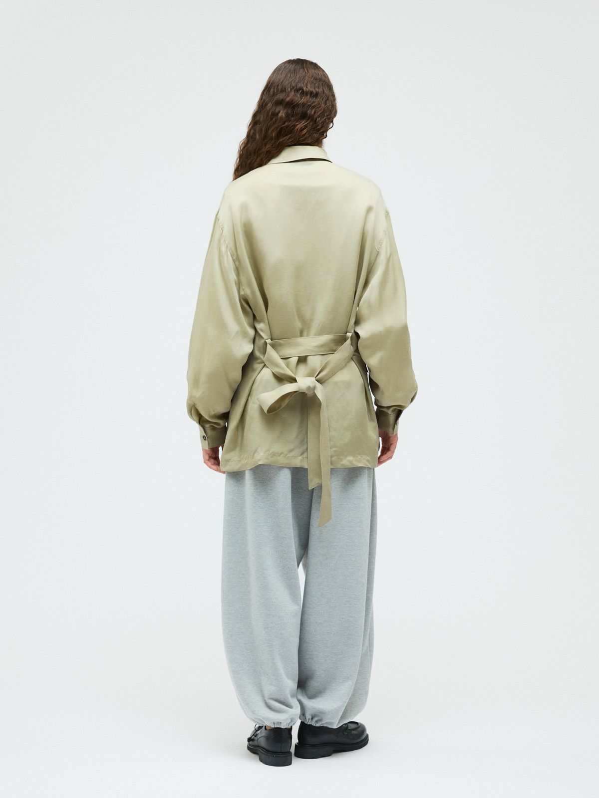 キュプラフィールドシャツジャケット 後ろ