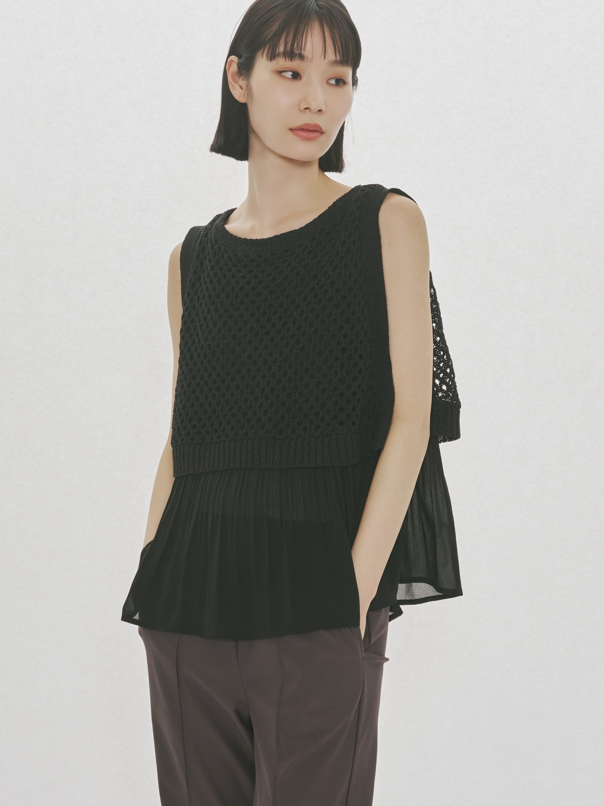 woven pleated layered vest
