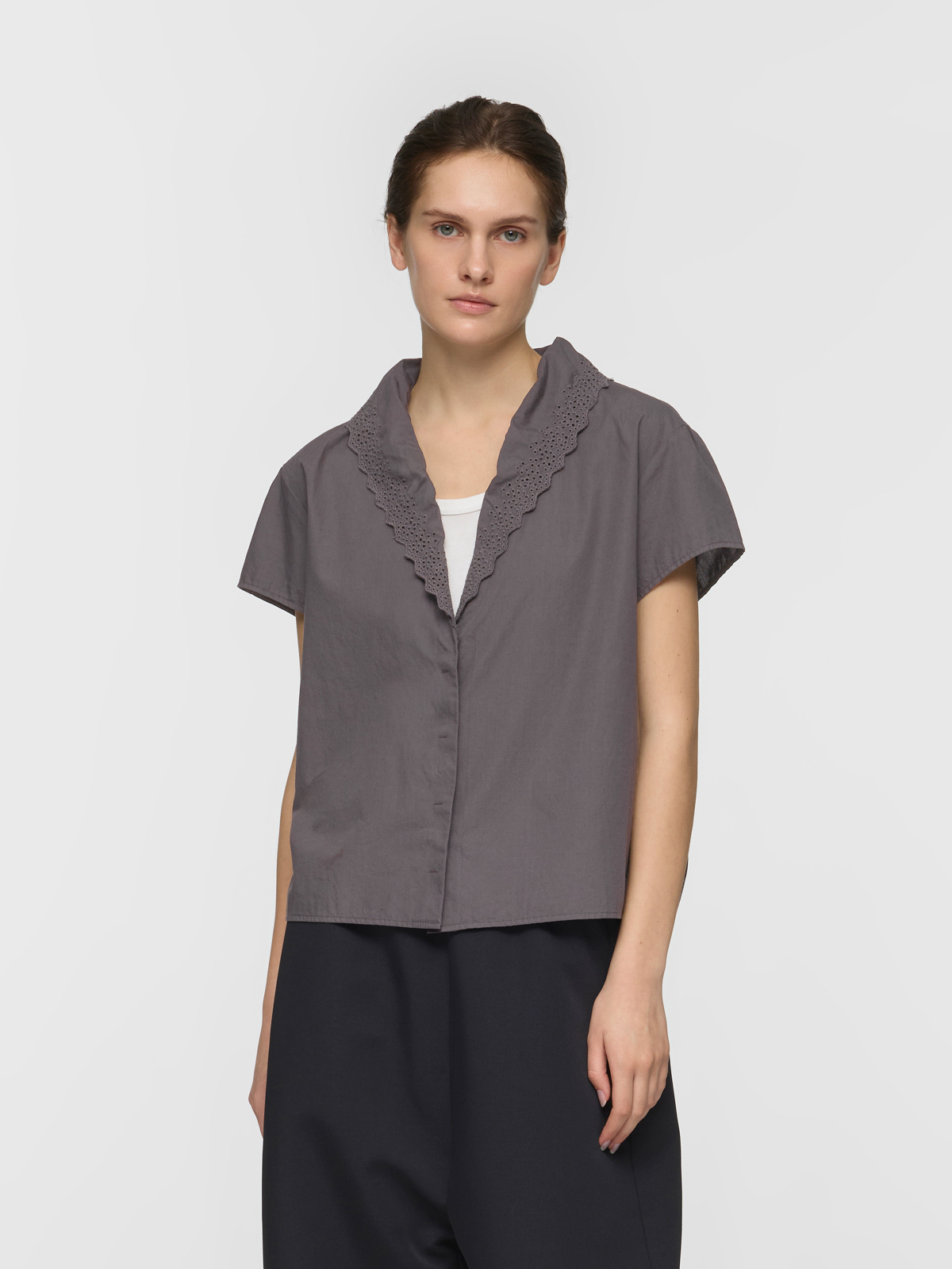 lace collar shirt