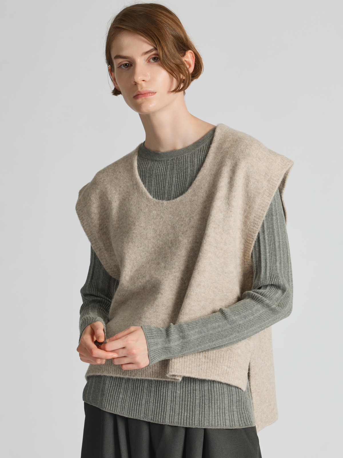 U neck vest