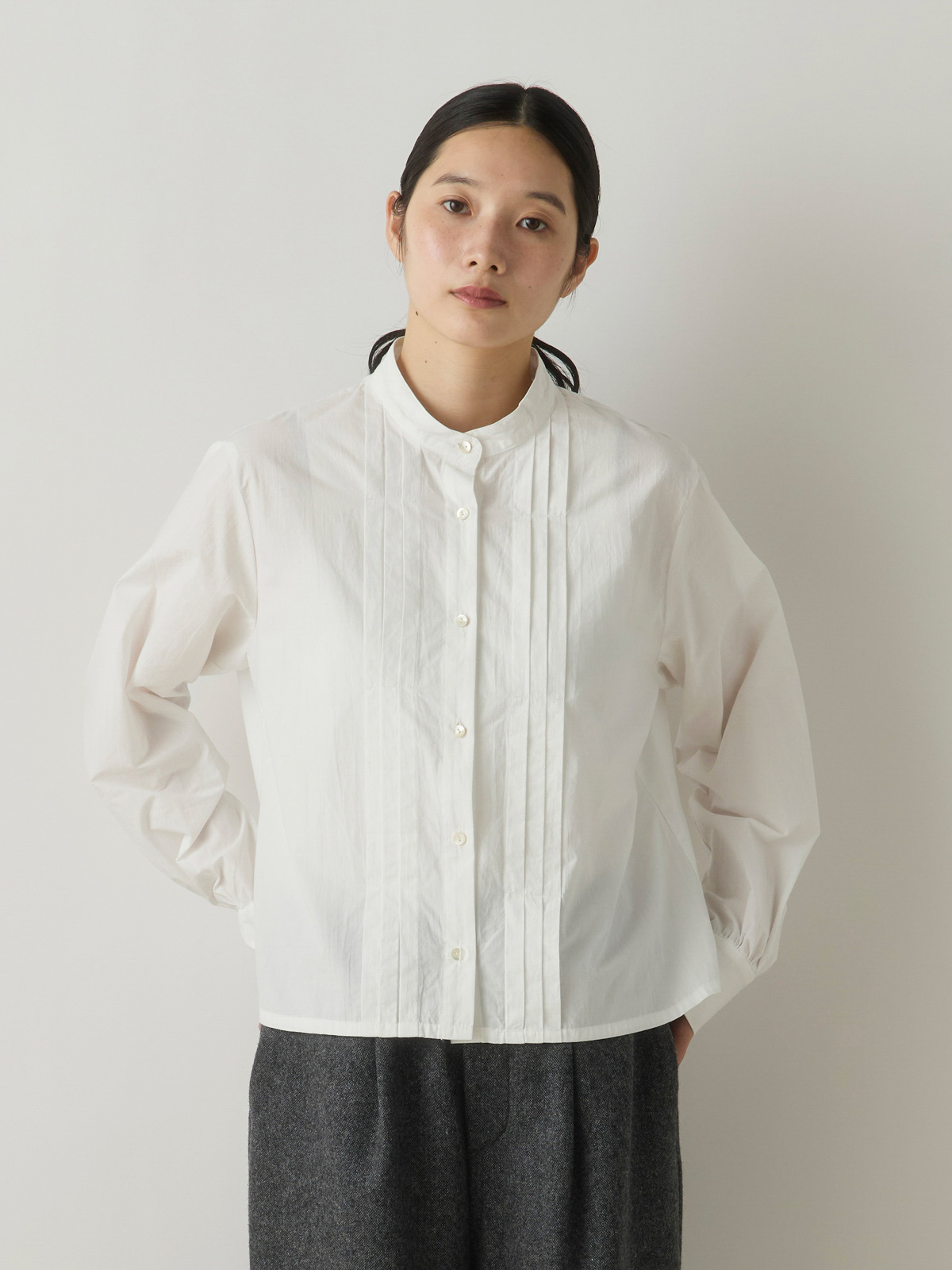 tuck short shirt